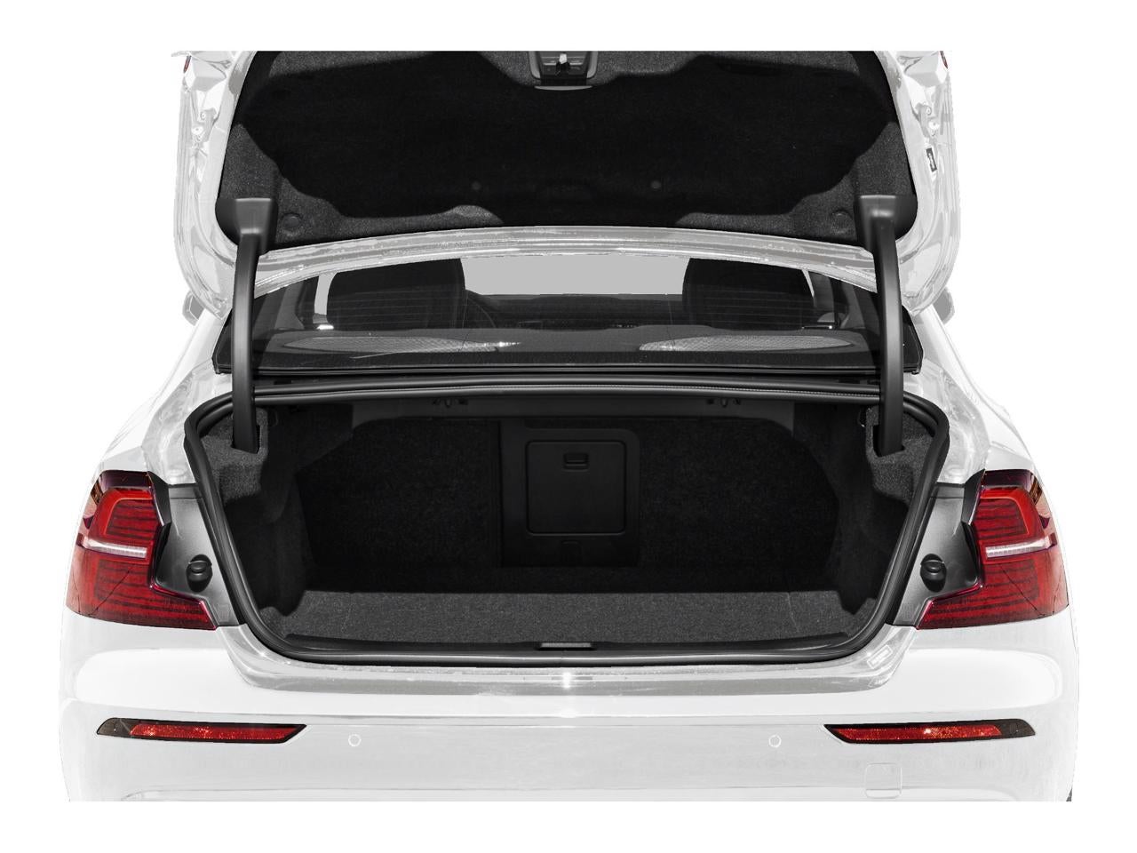 2023 Volvo S60 B5 Plus Dark Theme