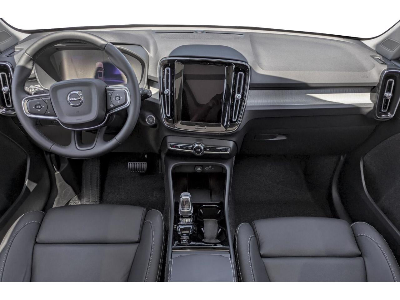 2026 Volvo XC40 B5 Plus