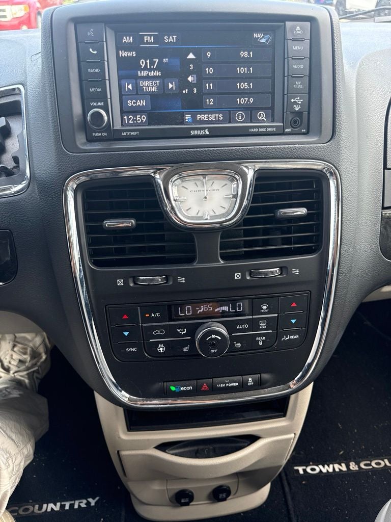 2015 Chrysler Town & Country Touring-L