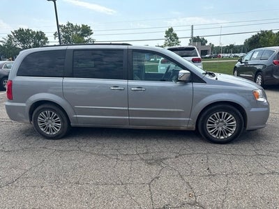 2015 Chrysler Town & Country Touring-L