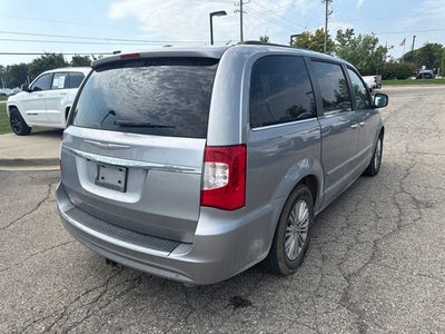 2015 Chrysler Town & Country Touring-L