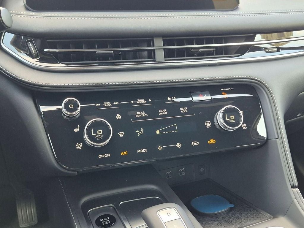 2027 INFINITI QX60 LUXE