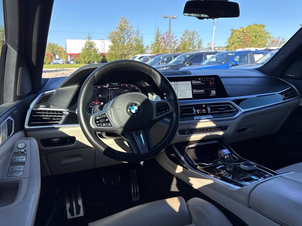 2022 BMW X7 M50i
