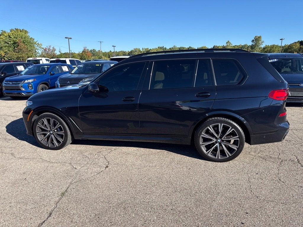 2022 BMW X7 M50i