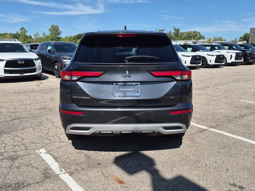 2024 Mitsubishi Outlander SE