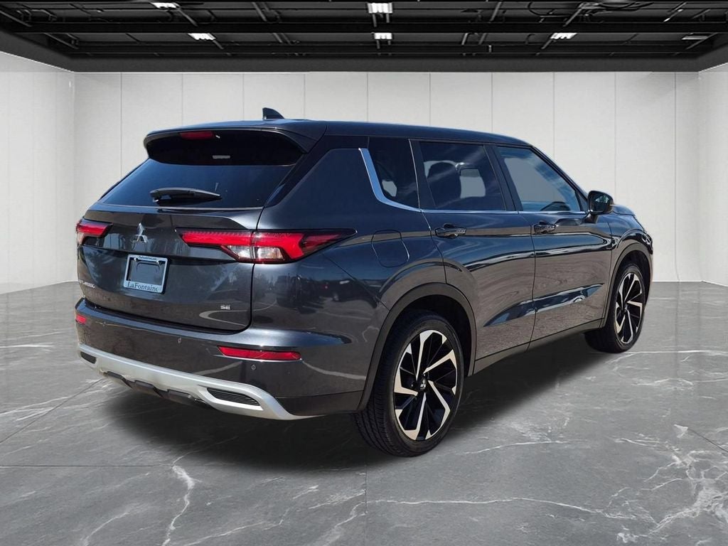 2024 Mitsubishi Outlander SE