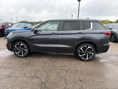 2024 Mitsubishi Outlander SE