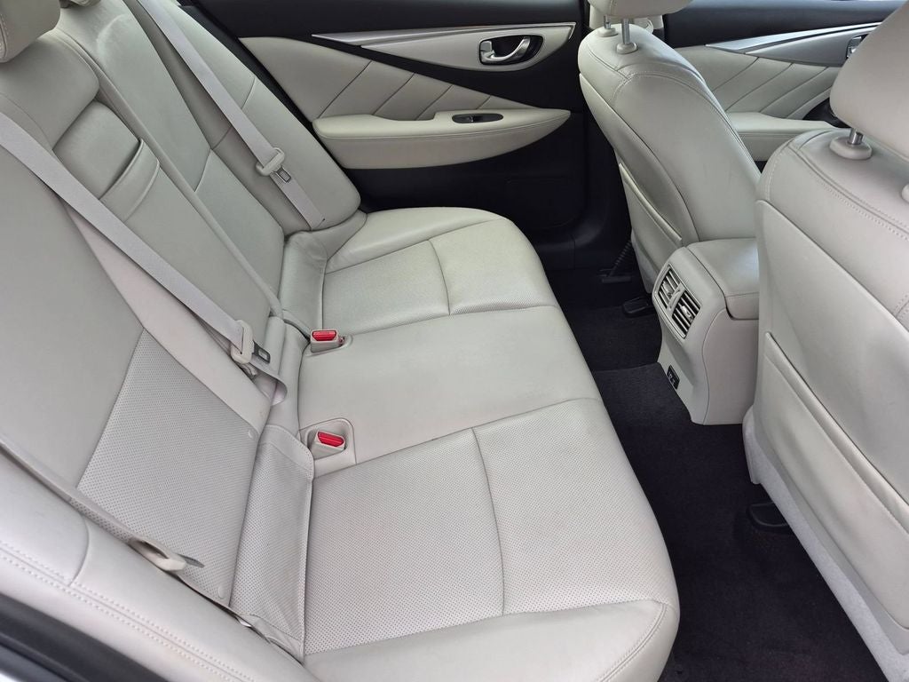 2022 INFINITI Q50 LUXE