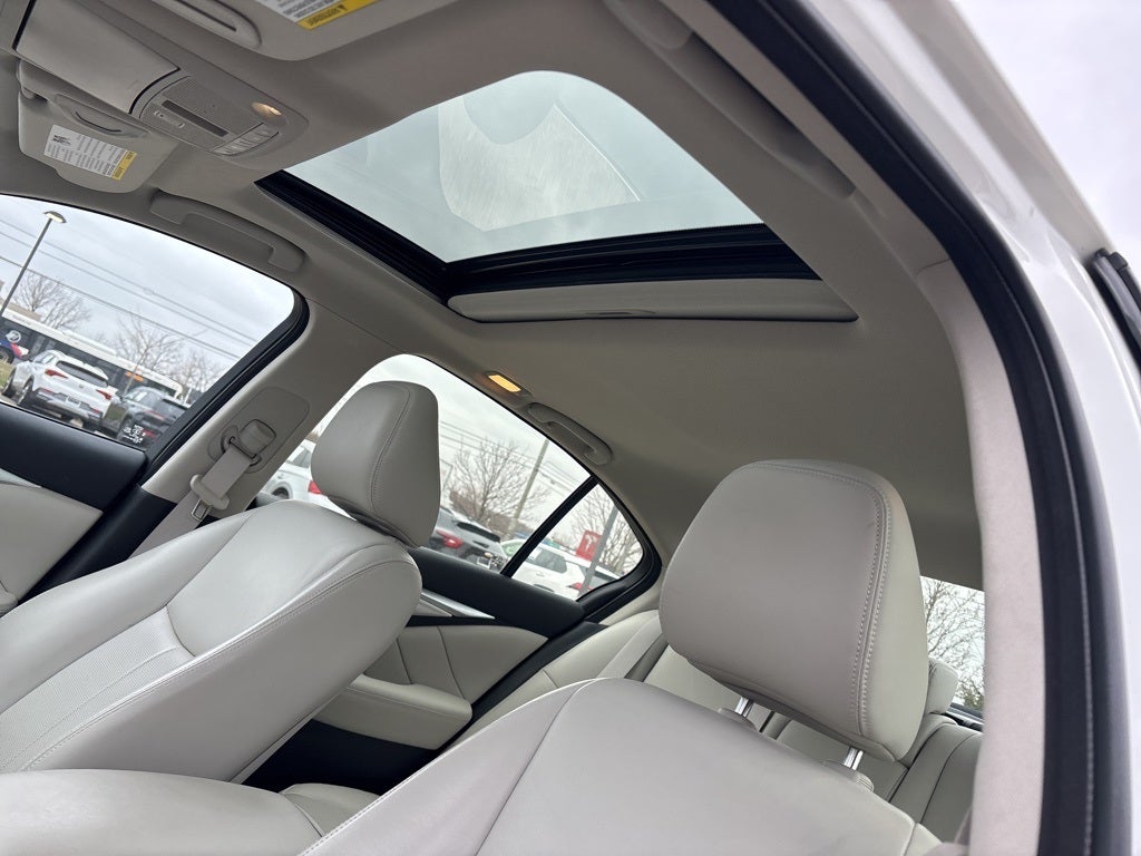 2023 INFINITI Q50 LUXE