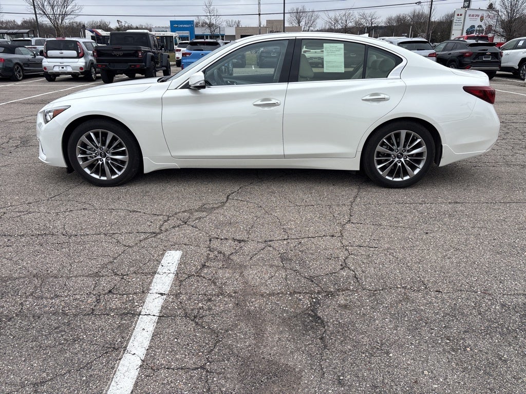 2023 INFINITI Q50 LUXE