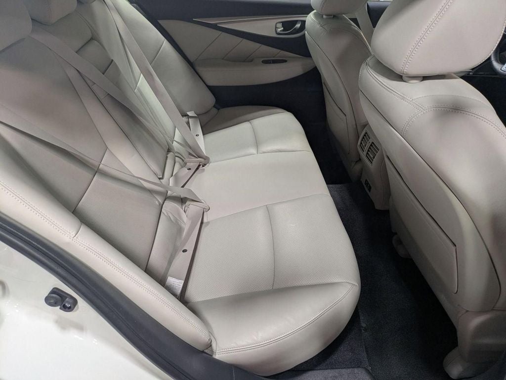 2023 INFINITI Q50 LUXE
