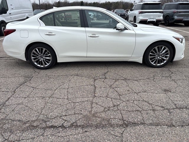 2023 INFINITI Q50 LUXE