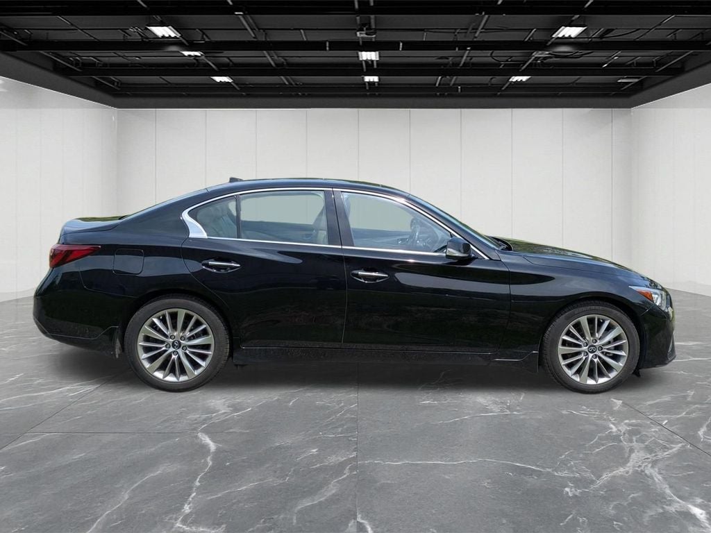 2023 INFINITI Q50 LUXE
