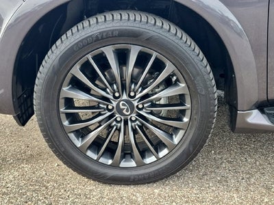 2022 INFINITI QX80 Premium Select