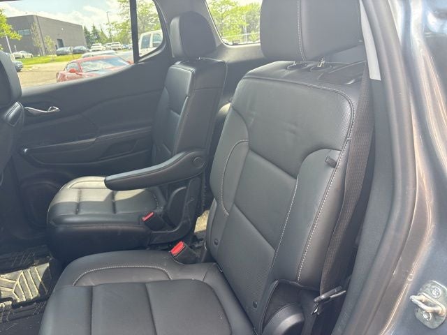 2022 GMC Acadia SLT