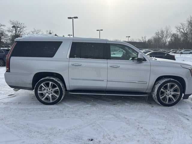 2016 Cadillac Escalade ESV Luxury