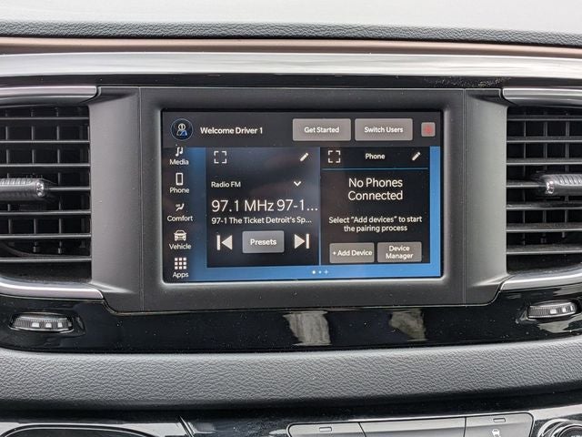 2023 Chrysler Voyager LX