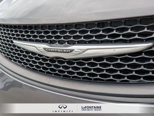 2023 Chrysler Voyager LX