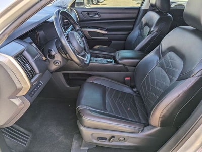 2023 Nissan Pathfinder Platinum