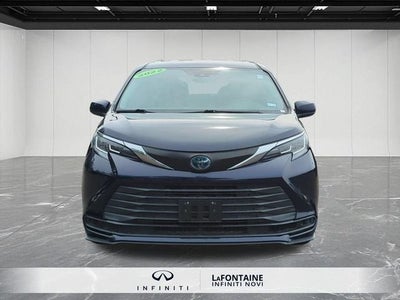 2022 Toyota Sienna LE 8 Passenger