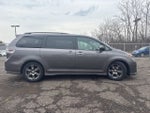 2017 Toyota Sienna SE 8 Passenger
