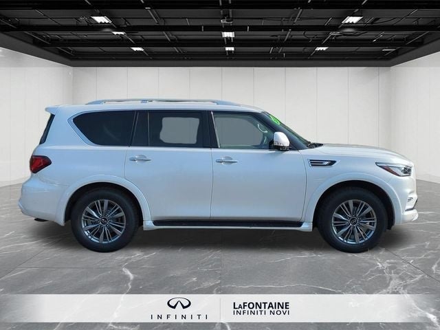 2022 INFINITI QX80 LUXE