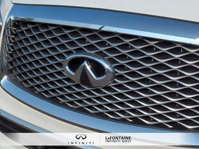 2022 INFINITI QX80 LUXE