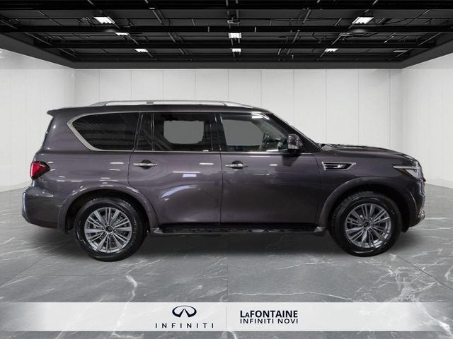 2024 INFINITI QX80 LUXE