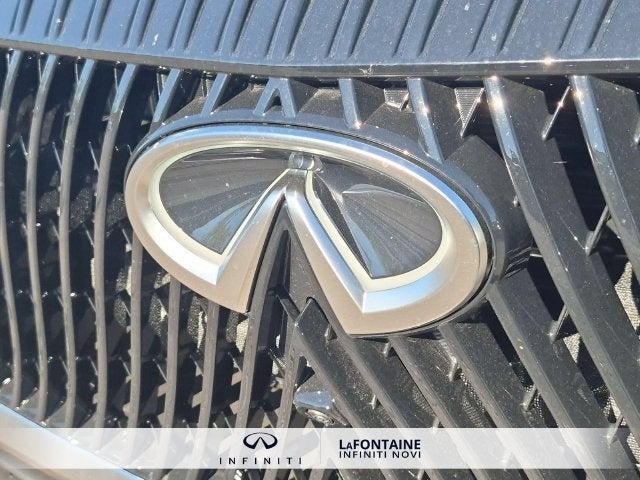2027 INFINITI QX80 LUXE