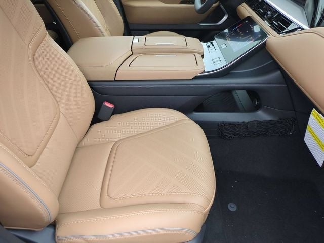 2027 INFINITI QX80 LUXE