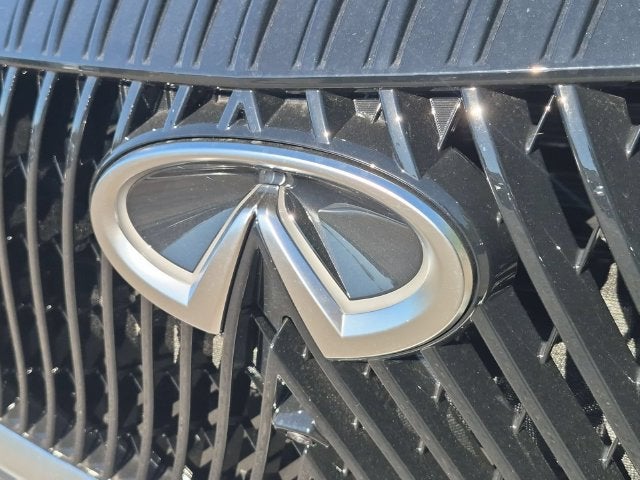 2027 INFINITI QX80 LUXE