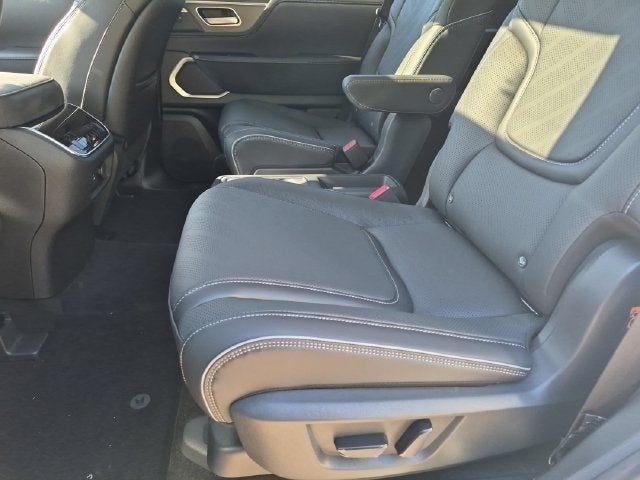2027 INFINITI QX80 LUXE