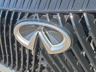 2027 INFINITI QX80 LUXE