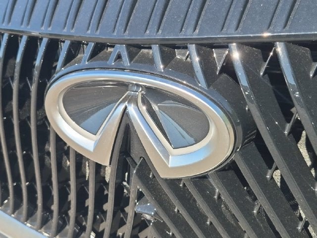 2027 INFINITI QX80 LUXE