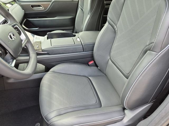 2027 INFINITI QX80 LUXE
