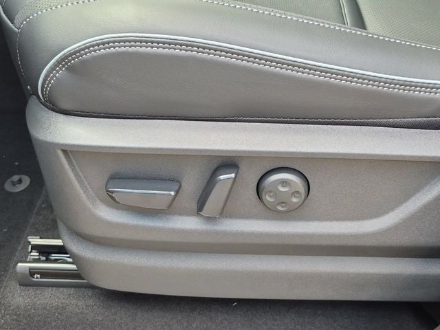 2027 INFINITI QX80 LUXE