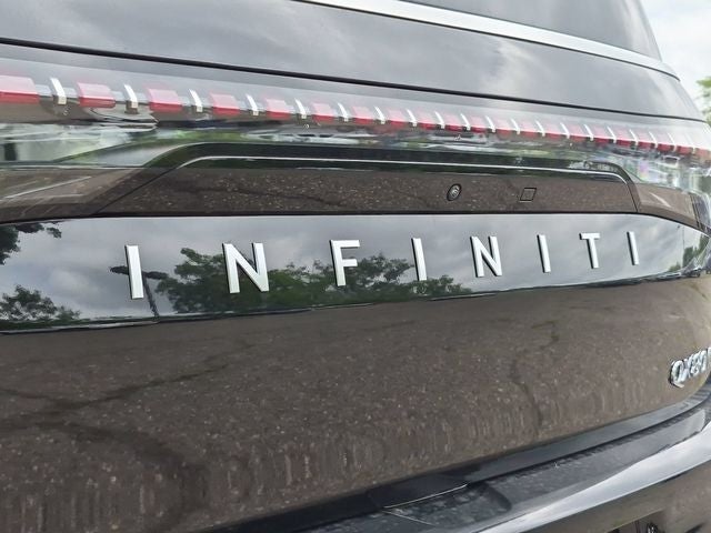 2027 INFINITI QX80 LUXE