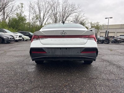 2024 Hyundai Elantra Limited