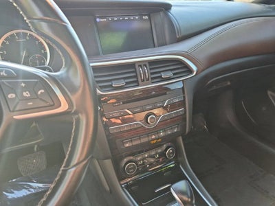 2017 INFINITI QX30 Premium
