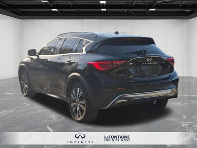 2017 INFINITI QX30 Premium