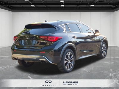 2017 INFINITI QX30 Premium