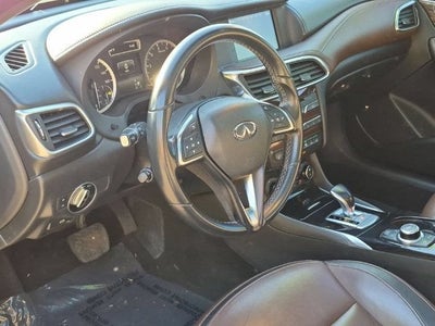 2017 INFINITI QX30 Premium