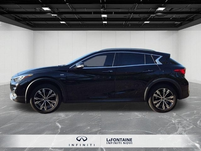 2017 INFINITI QX30 Premium
