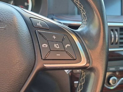 2017 INFINITI QX30 Premium