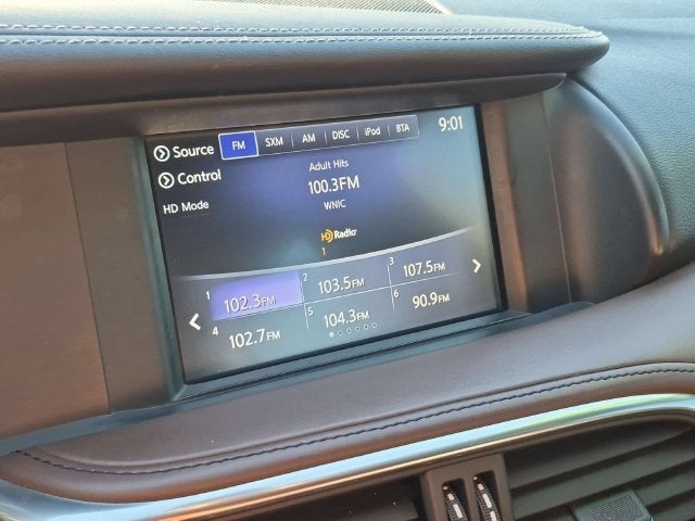 2017 INFINITI QX30 Premium
