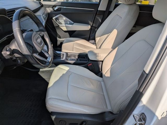 2023 Audi Q3 Premium quattro