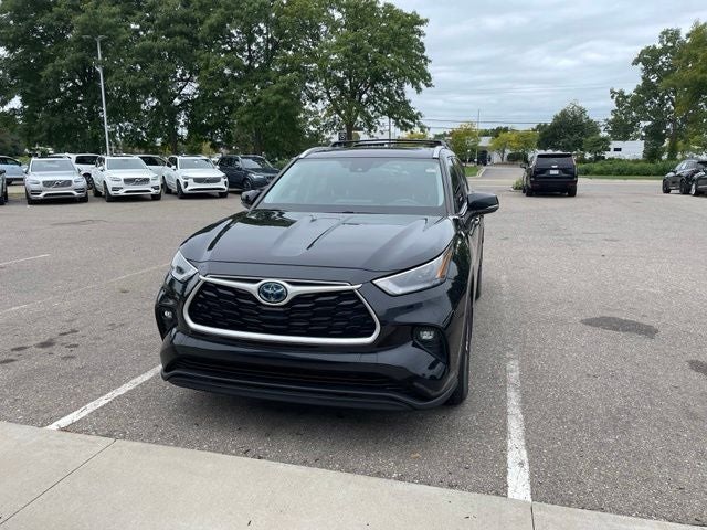 2022 Toyota Highlander Hybrid XLE