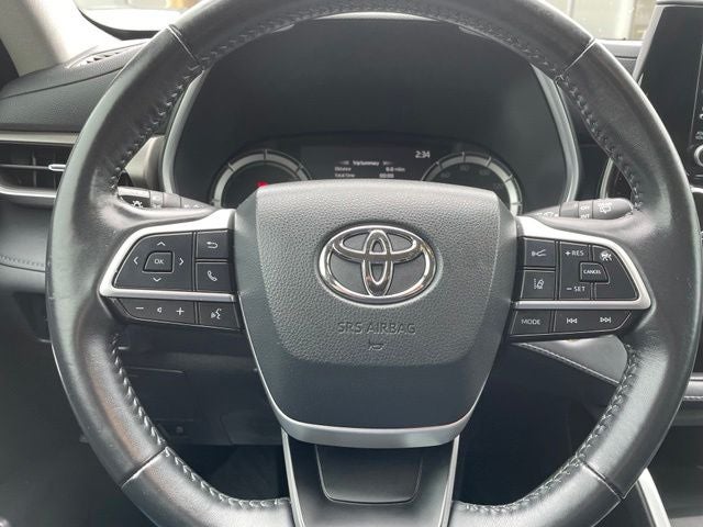 2022 Toyota Highlander Hybrid XLE