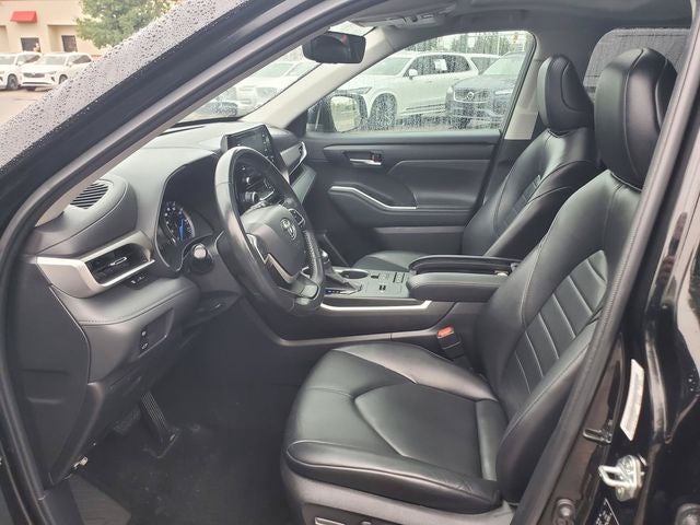 2022 Toyota Highlander Hybrid XLE