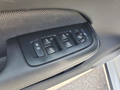 2024 Volvo S60 Recharge Plug-In Hybrid T8 Plus Black Edition